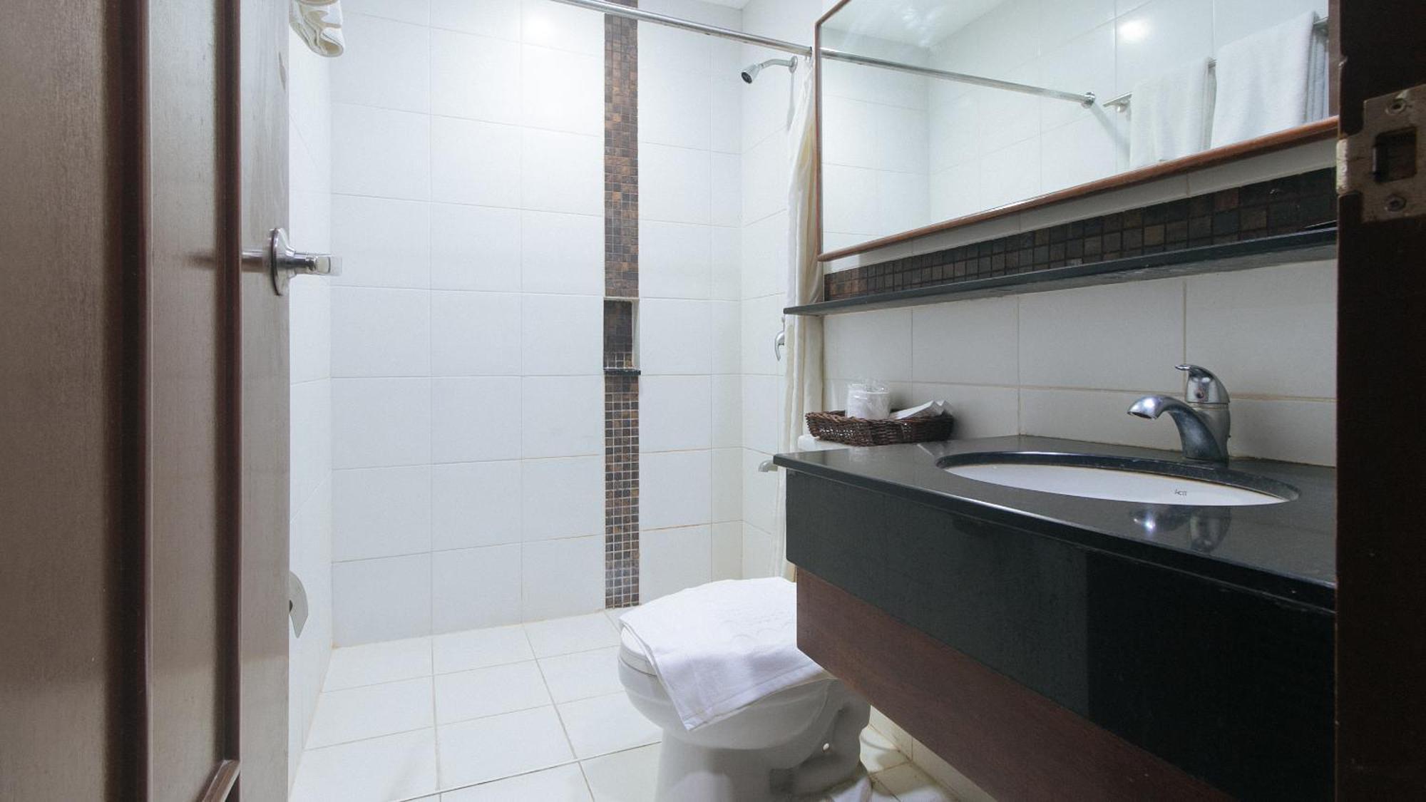 Bliss Hotel San Fernando Pampanga City Екстериор снимка