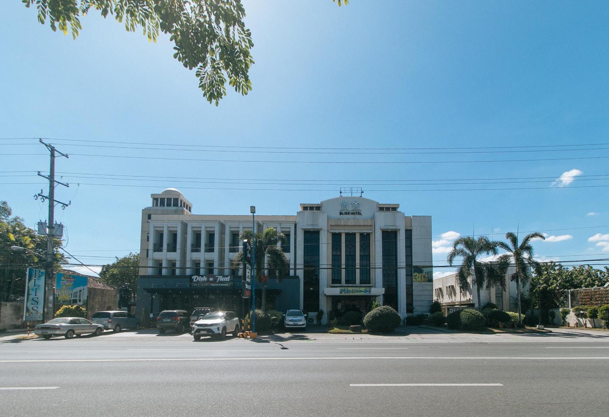 Bliss Hotel San Fernando Pampanga City Екстериор снимка